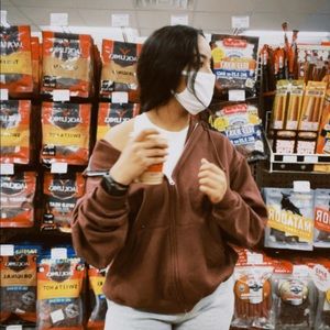 Meet your Posher, Pamela